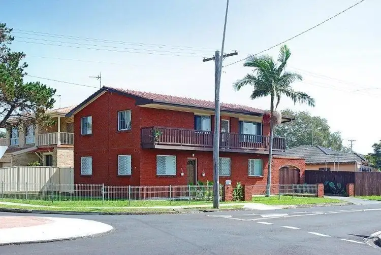 9 Woodford Avenue, Warilla NSW 2528