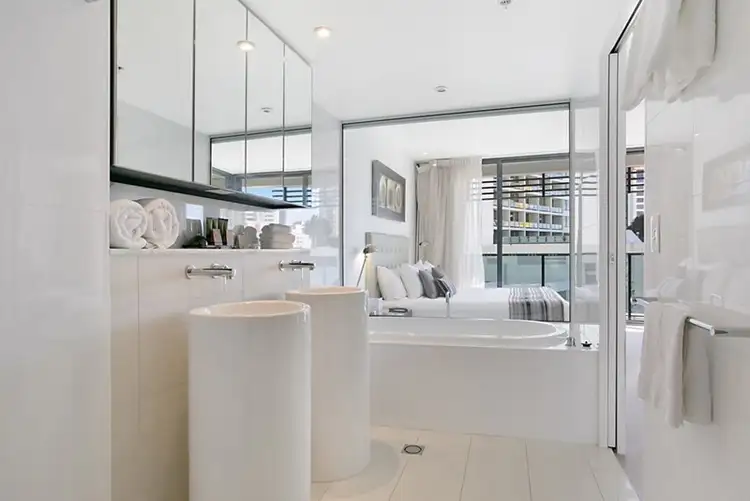 Sixth view of Homely unit listing, 20504 'The Oracle' 4 Charles Avenue, Broadbeach QLD 4218