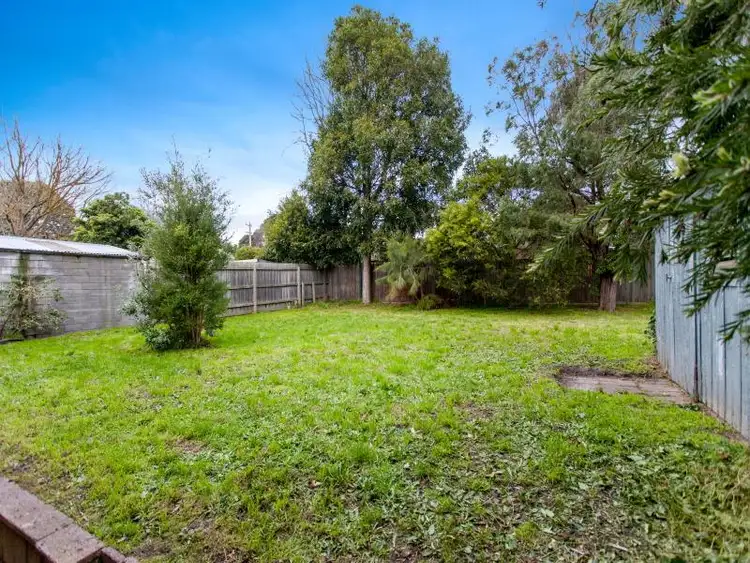 Seventh view of Homely house listing, 10 Glazebury Court, Langwarrin VIC 3910