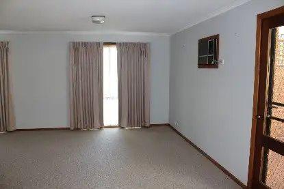 Sixth view of Homely house listing, 1 Chamberlain Court, Hamilton VIC 3300