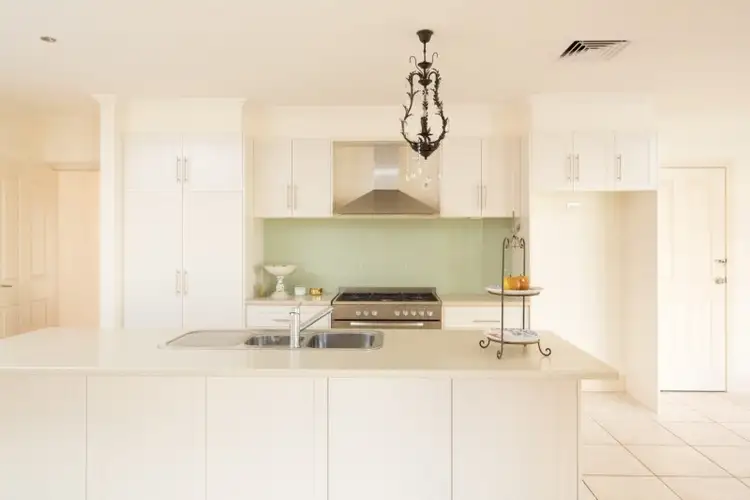 Fifth view of Homely house listing, 8 Bakogiannis Court, Mildura VIC 3500