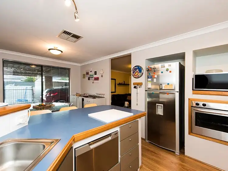 Sixth view of Homely house listing, 18 Waxflower Bend, Huntingdale WA 6110