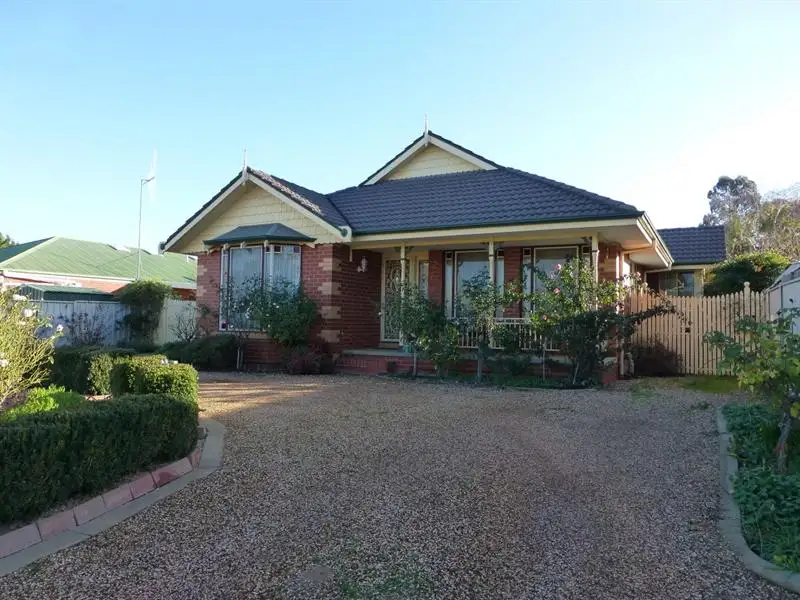 Main view of Homely house listing, 2 Maggie Court, Echuca East VIC 3564