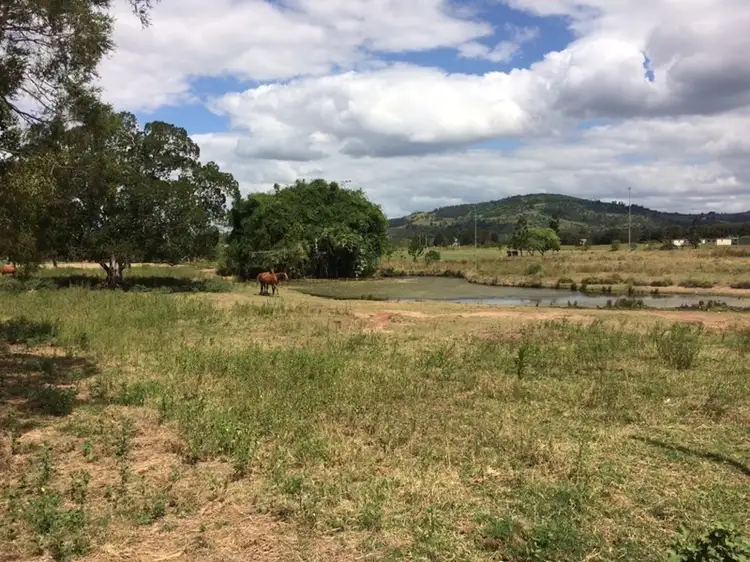 2 Main Street, Lowood QLD 4311