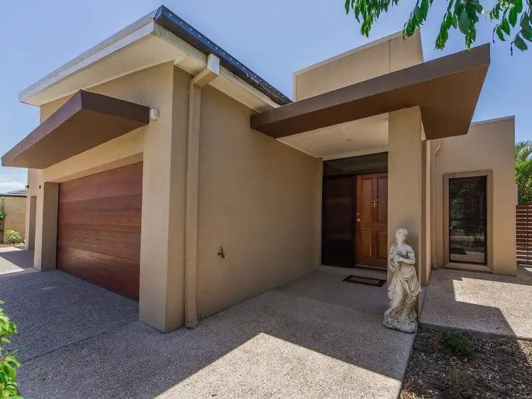 2/10 Heights Drive, Robina QLD 4226