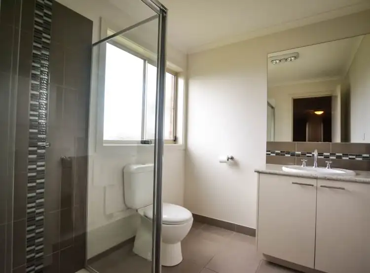 Sixth view of Homely house listing, 5 Glenwill Drive, Epsom VIC 3551