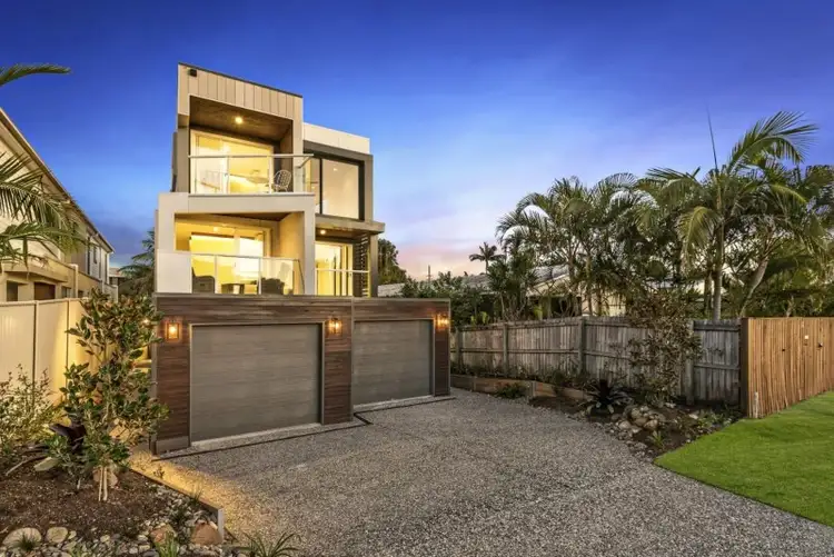 1/8 Second Avenue, Palm Beach QLD 4221