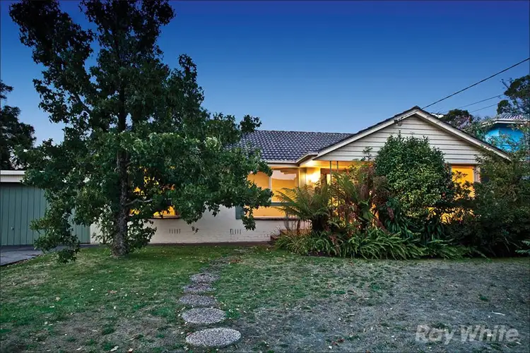 15 Lowen Road, Glen Waverley VIC 3150