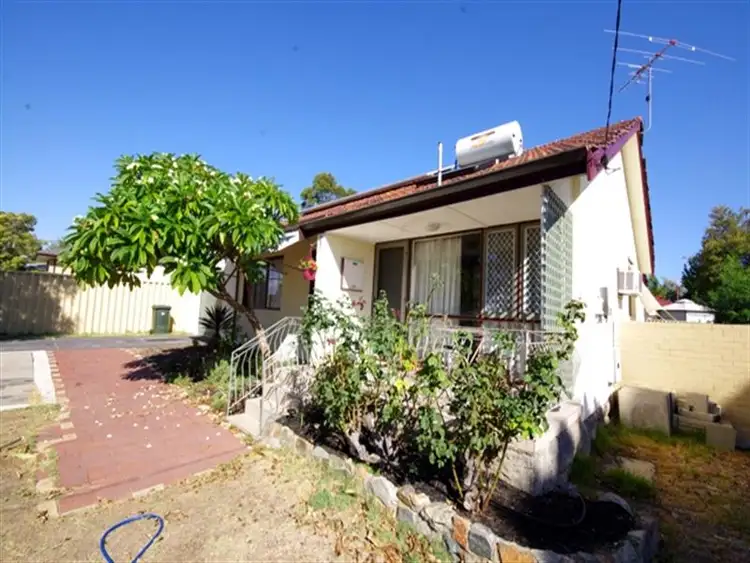 8 Pointer Way, Girrawheen WA 6064