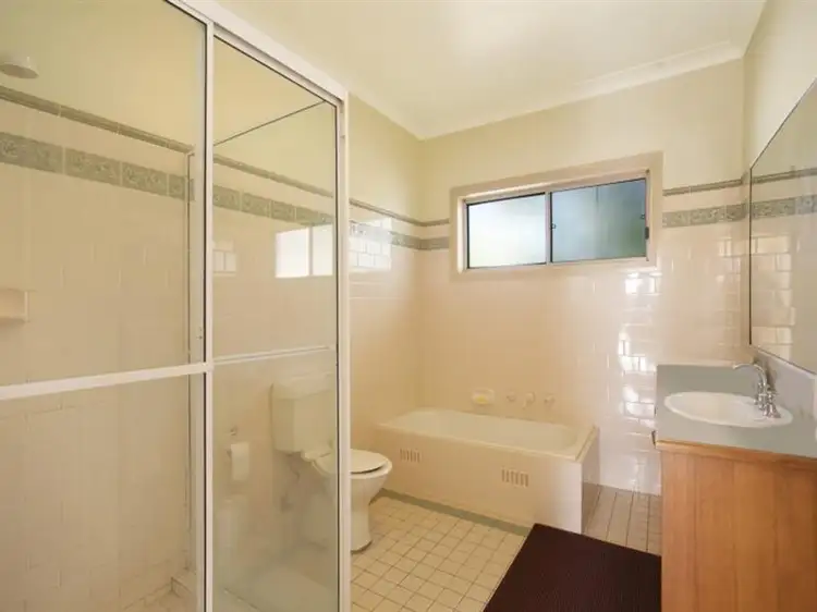 Fourth view of Homely villa listing, 2/32 Macquarie Street, Merewether NSW 2291