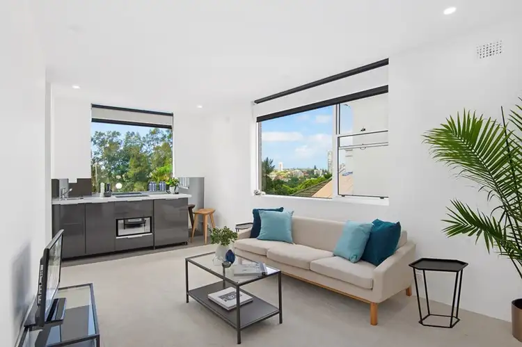 13/4 Barncleuth Square, Elizabeth Bay NSW 2011