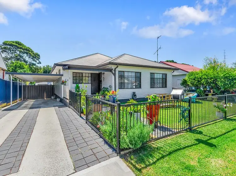 8 Hale Street, Woonona NSW 2517