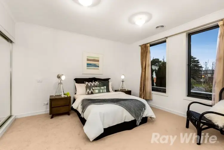 Sixth view of Homely house listing, 2 Kinkora Court, Mulgrave VIC 3170