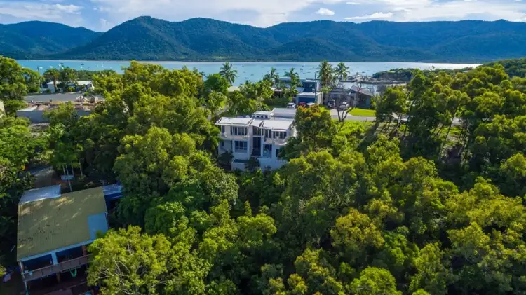 41 Harbour Avenue, Shute Harbour QLD 4802