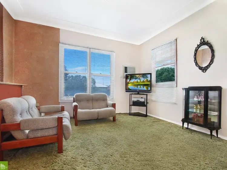 41 Farmborough Road, Unanderra NSW 2526