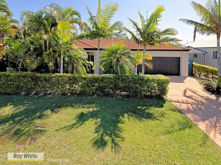2 Frawley Street, Scarborough QLD 4020