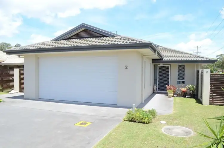 2/4 Somerset Place, Yamba NSW 2464