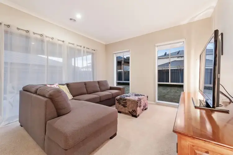 Seventh view of Homely house listing, 14 Clopton Rise, Craigieburn VIC 3064