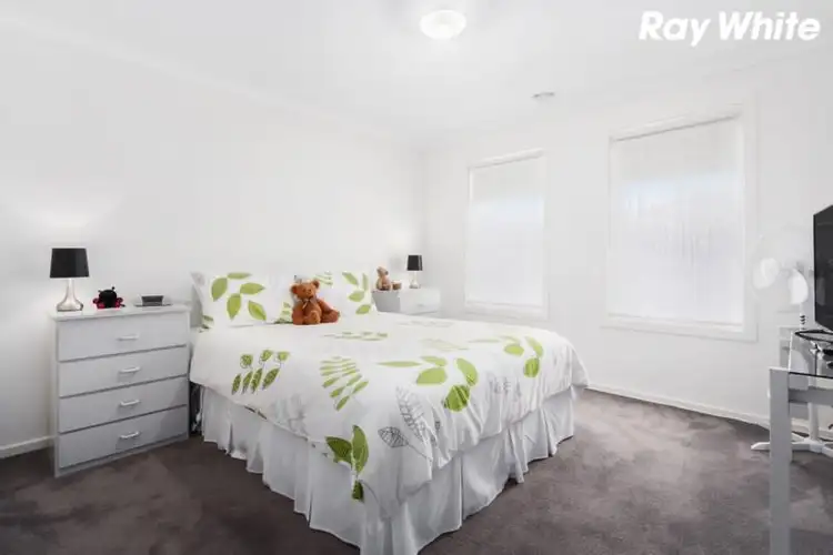 Fifth view of Homely unit listing, 3 Trinidad Walk, Pakenham VIC 3810