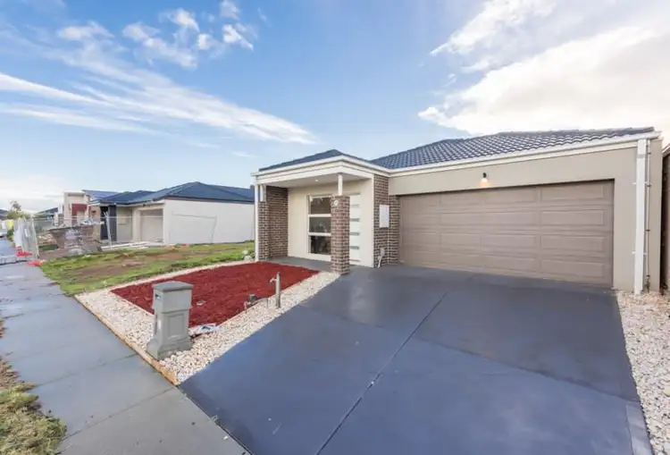 Second view of Homely house listing, 4 Cindia Crescent, Tarneit VIC 3029