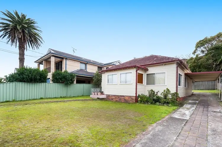 100 Little Bay Road, Chifley NSW 2036