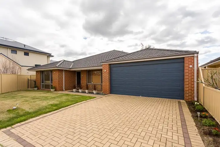 11 Kylee Close, South Guildford WA 6055