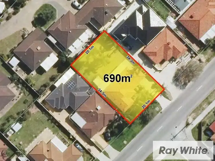 252 Wharf Street, Queens Park WA 6107