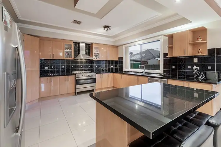 Second view of Homely house listing, 5 Orrong Place, Craigieburn VIC 3064