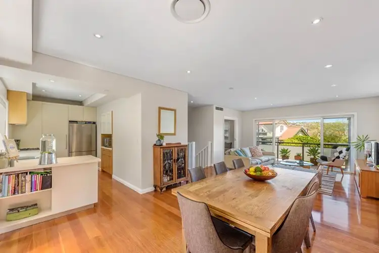 2/2 Clyde Street ( Entry via Roe St), North Bondi NSW 2026