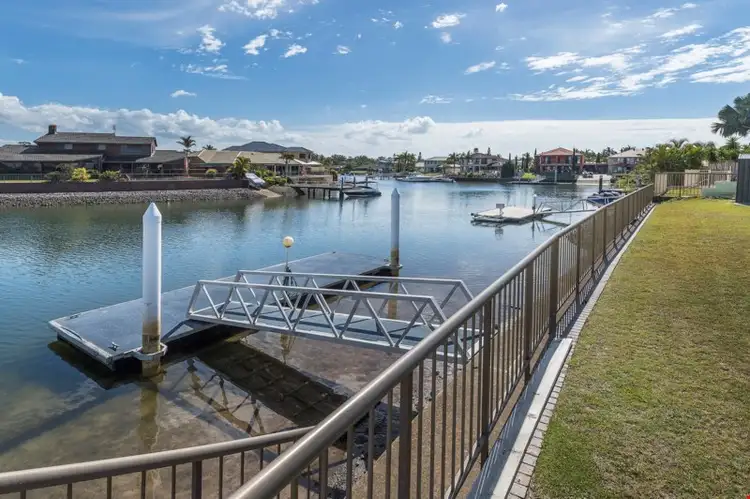 19 Kikori Crescent, Runaway Bay QLD 4216