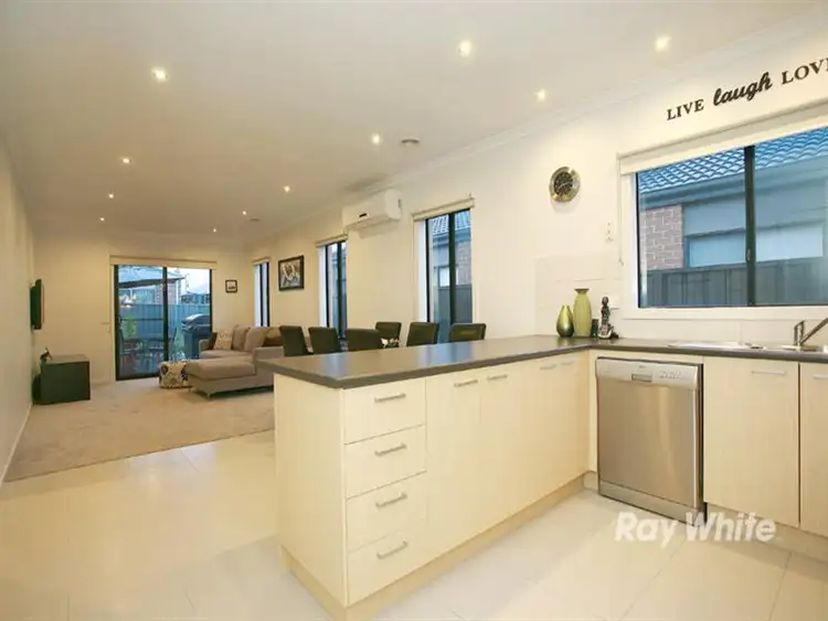 9 Abrus Circuit, Cranbourne North VIC 3977