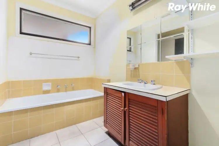 Fifth view of Homely house listing, 1 Dove Court, Pakenham VIC 3810