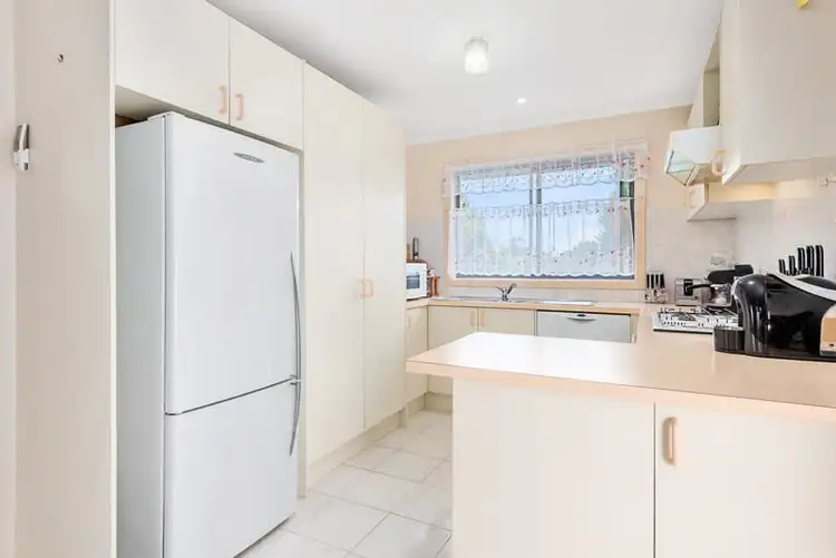 Fifth view of Homely unit listing, 2/24 FARADAY Road, Croydon South VIC 3136