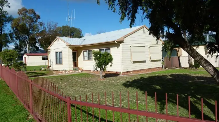 2 Conridge Street, Forbes NSW 2871