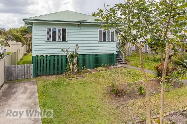 17 Long Street, Camp Hill QLD 4152