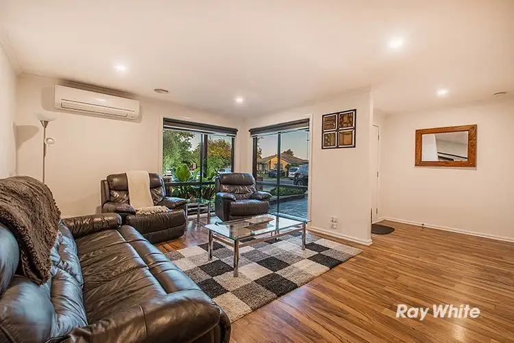 Fifth view of Homely house listing, 6 Emoh Close, Cranbourne VIC 3977