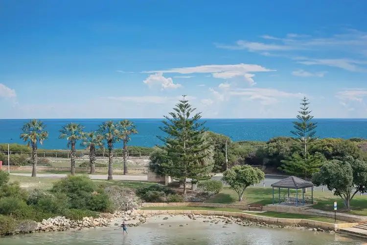 Fifth view of Homely house listing, Unit 3,19 Rosslare Promenade, Mindarie WA 6030