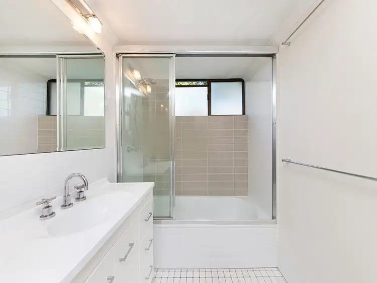 Fifth view of Homely unit listing, 2/23 WInchester Street, Hamilton QLD 4007