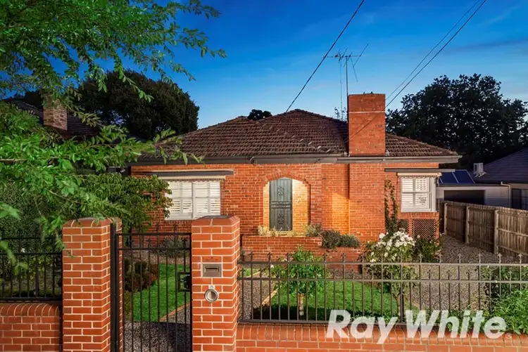 8 Halsey Street, Box Hill South VIC 3128