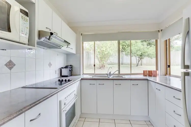 Fifth view of Homely house listing, 8 Lyrebird Close, Doolandella QLD 4077