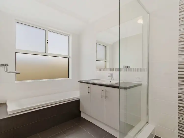 Seventh view of Homely house listing, 2 Jiri Court, Singleton WA 6175