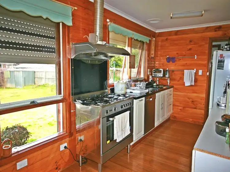 Third view of Homely house listing, 8 Breydon Court, St Albans VIC 3021