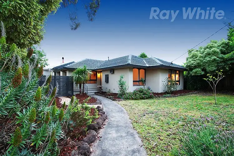 32 HOMER Avenue, Croydon South VIC 3136