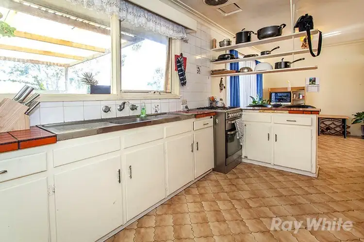 Fifth view of Homely house listing, 9 Griffiths Court, Mount Waverley VIC 3149