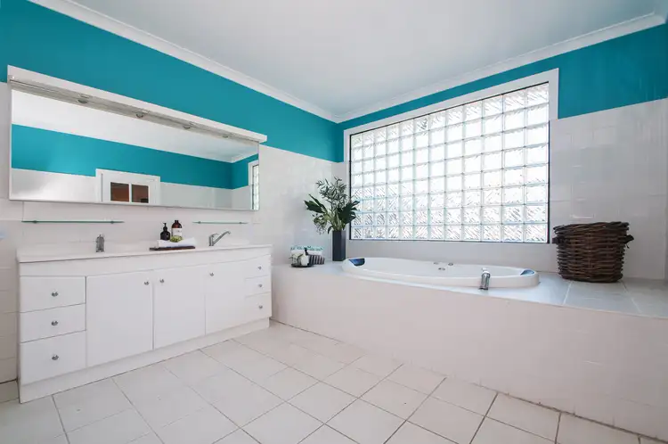 Fifth view of Homely house listing, 27 Lindisfarne Avenue, Croydon VIC 3136