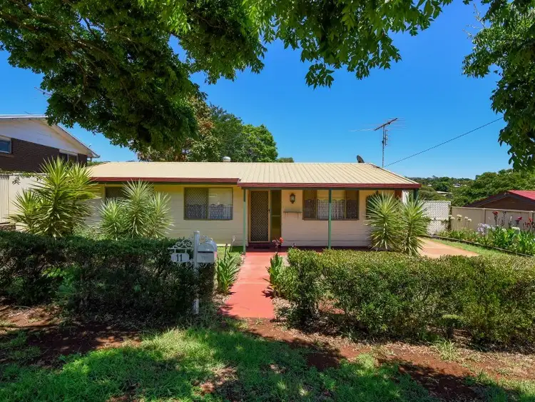 11 Claret Street, Wilsonton Heights QLD 4350