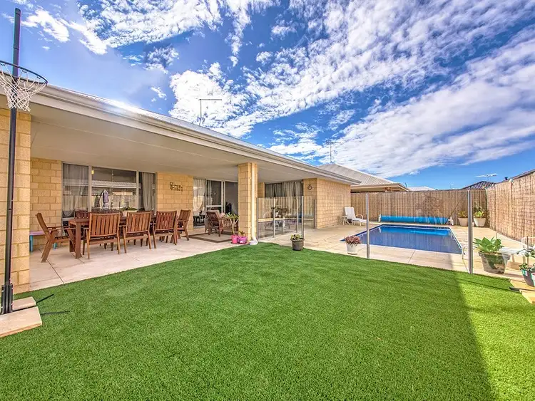34 Blackwood Meander, Yanchep WA 6035