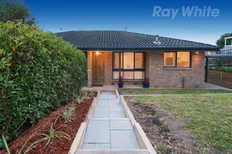 32 FELIX Grove, Mooroolbark VIC 3138