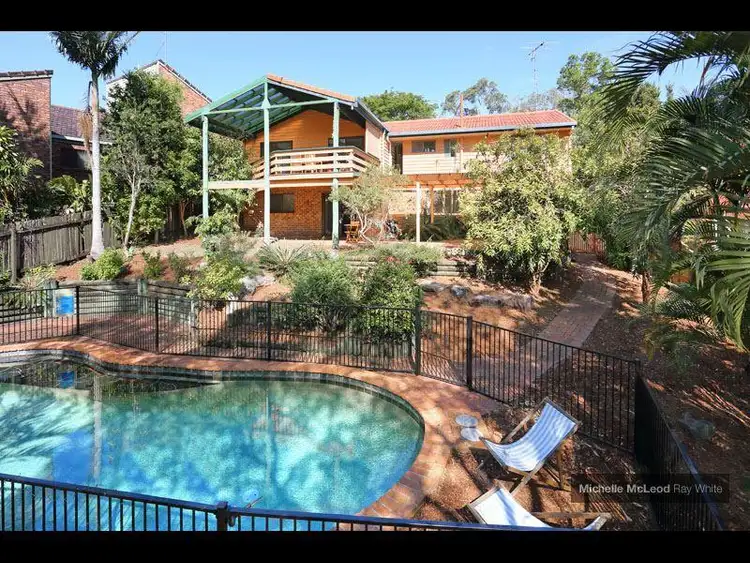 6 Moonah Street, Chapel Hill QLD 4069