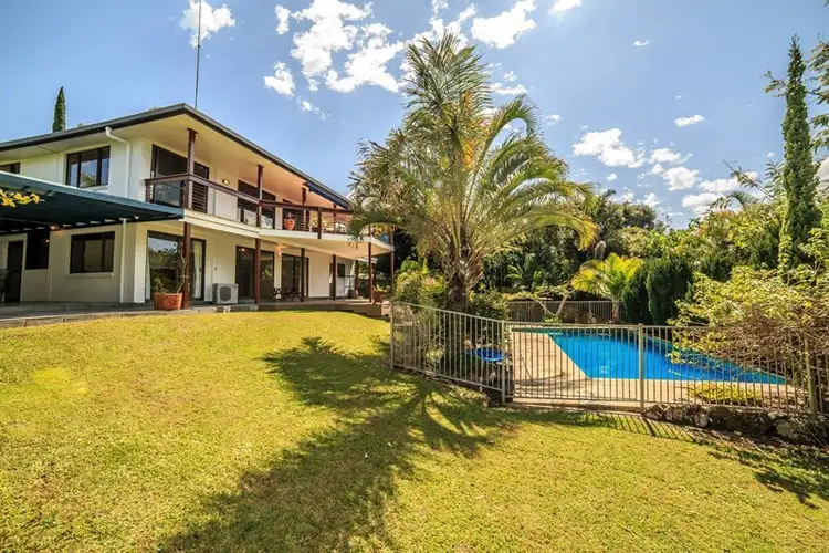 25 Tambourah Drive, Benowa QLD 4217